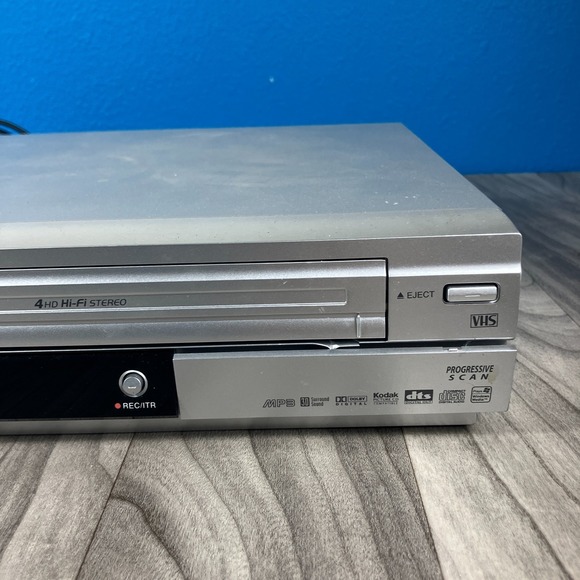 Zenith XBV443 DVD Player / Video Cassette Recorder VCR Combo No Remote TESTED - Picture 2 of 9